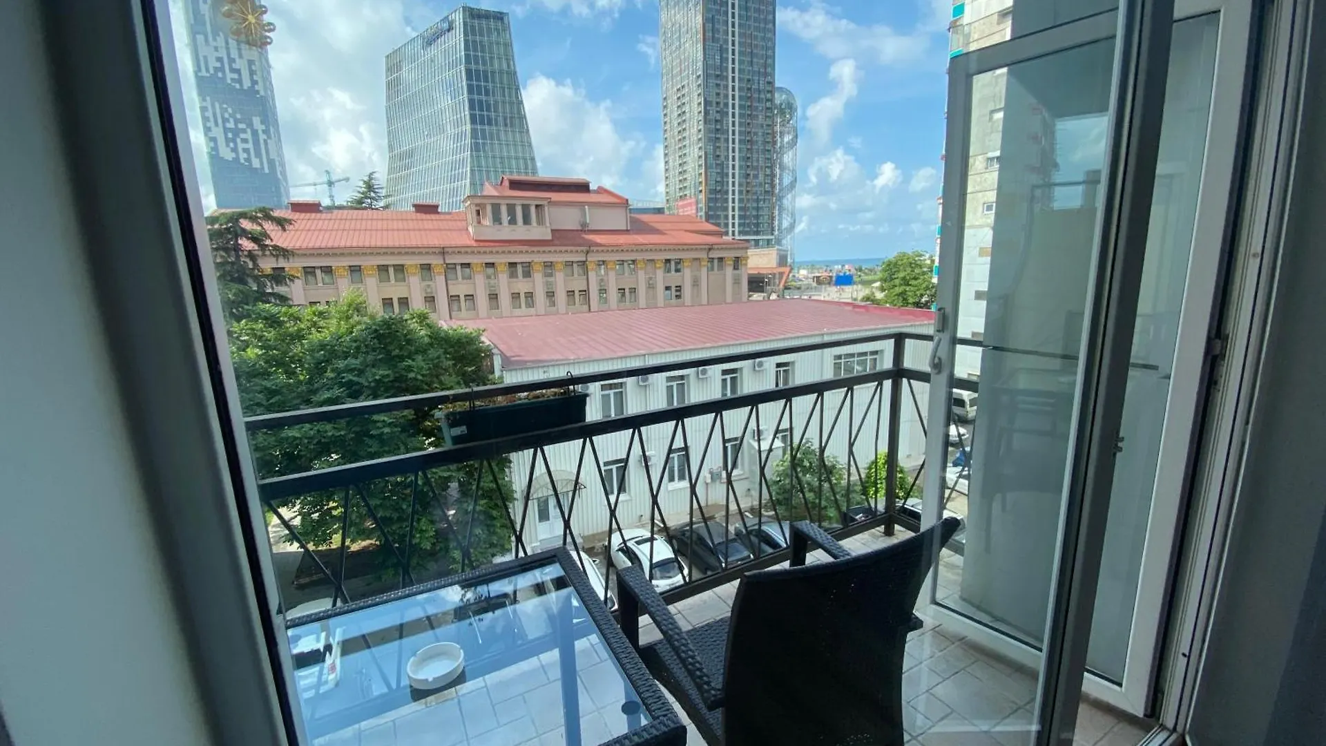 Apartment In Batumi Mgzavrebi