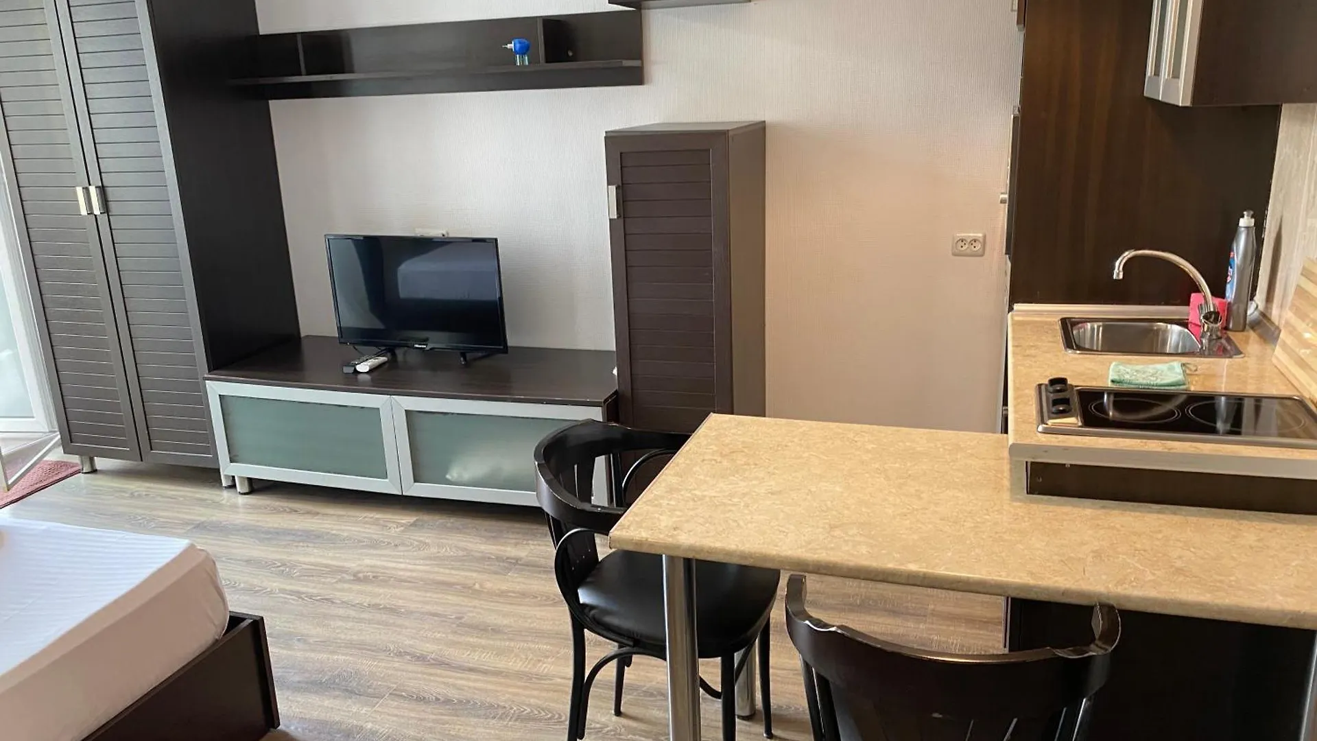 Apartment In Batumi Mgzavrebi