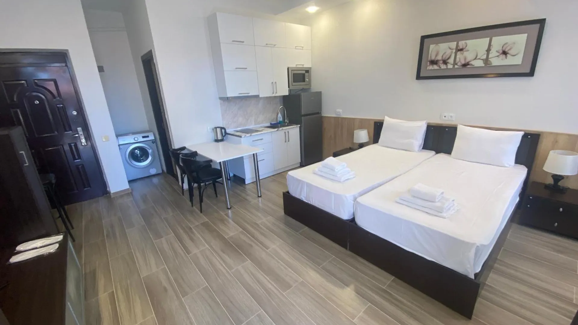 Apartment In Batumi Mgzavrebi