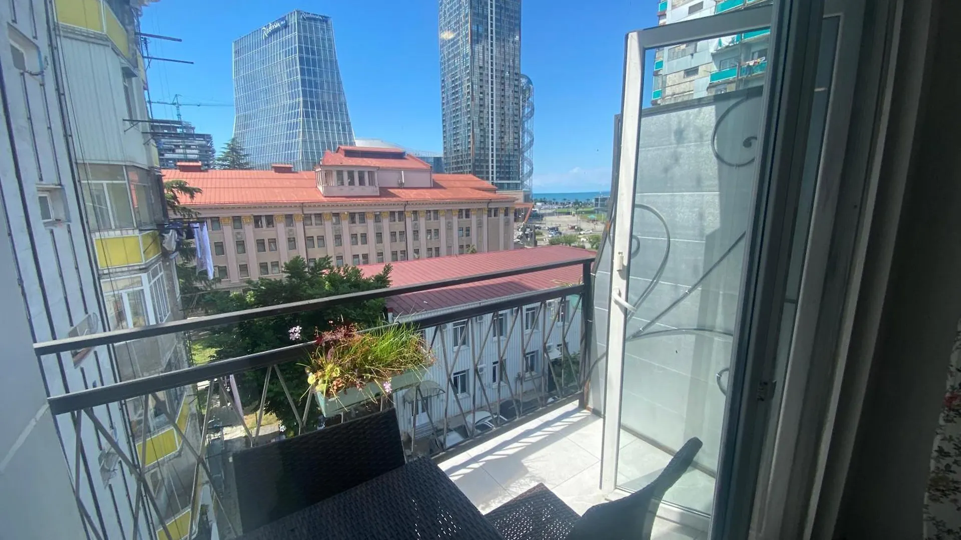 Apartment In Batumi Mgzavrebi